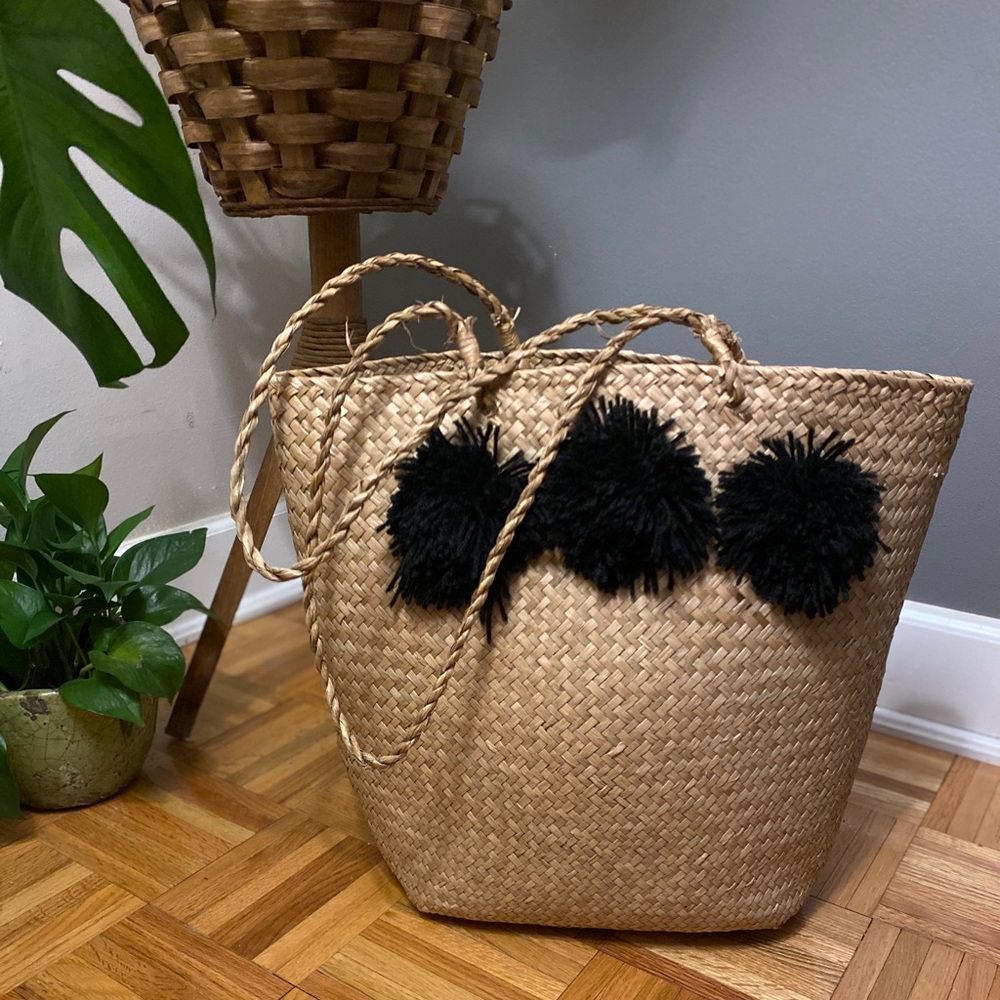 Boho straw tote bag w/ pom poms